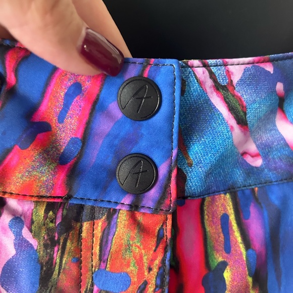 New Aztech Mountain Ski Pant in Chamberlain Camo Pink Size Women's Small - Picture 4 of 14